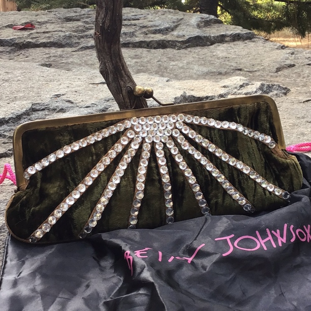 💋Exquisite💚green velvet & rhinestones💎clutch by Betsey Johnson - Picture 12 of 14